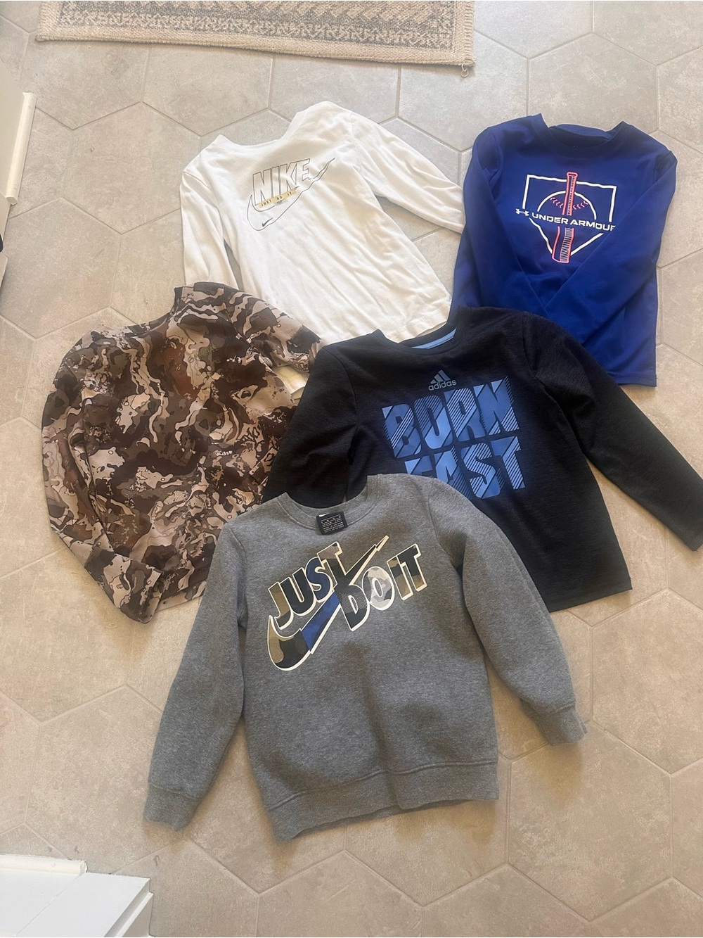 Nike Kids Gray 'Just Do It' Crewneck Sweatshirt with Metallic Gold Logo